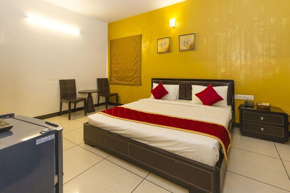 Oyo Townhouse 6 Koramangala Sony Signal Hotel Bangalore Exterior photo